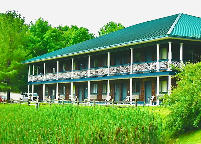 4 Season Fun At Legend Cottage Inn Bellaire