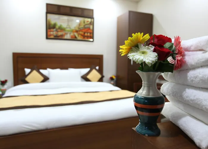 Hotel Hc Grand Near Indraprastha Apollo Hospital New Delhi