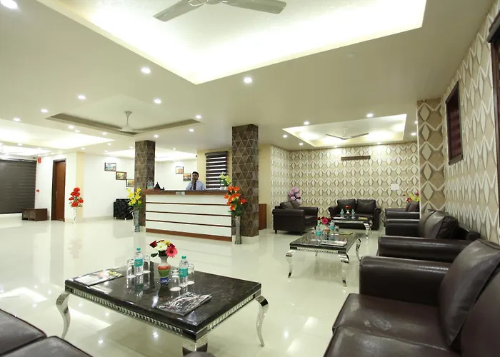 Hotel Hc Grand Near Indraprastha Apollo Hospital New Delhi