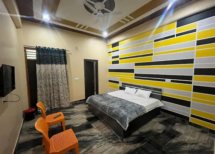 Vaishnavi Dham Hotel Vrindavan