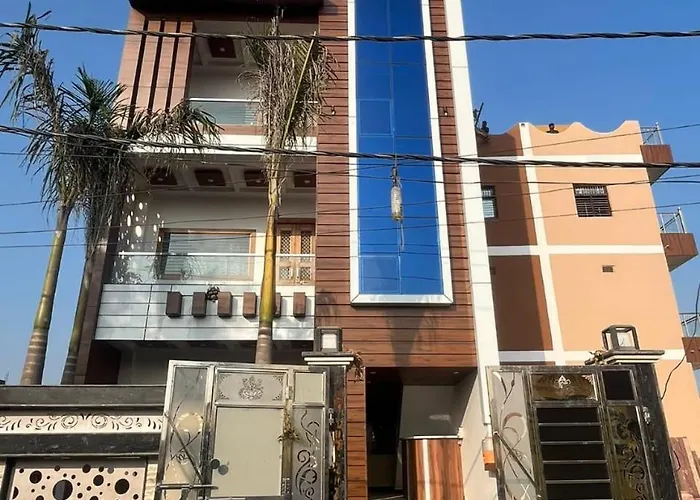Vaishnavi Dham Hotel Vrindavan