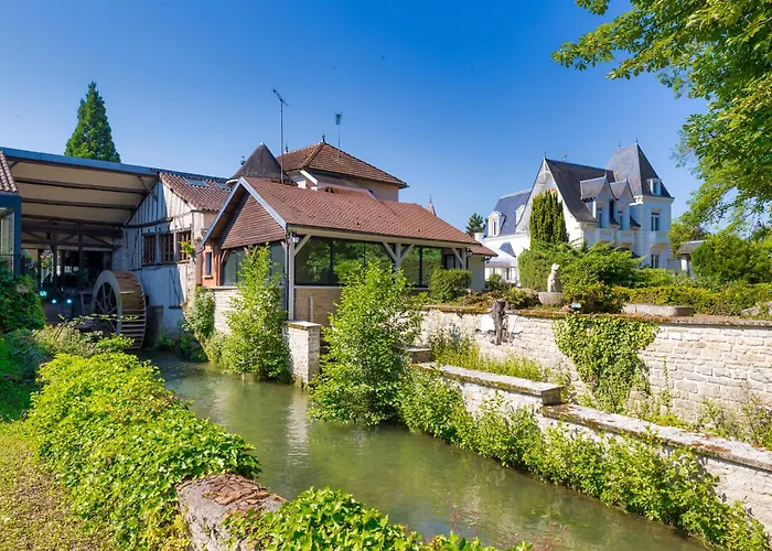 Le Moulin Du Landion Hôtel et Spa Dolancourt