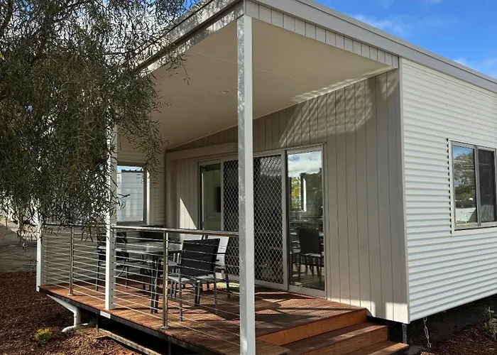Broken Hill Tourist Park Hotel