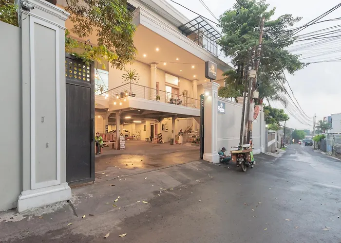 Urbanview Darmo Residence Bandung