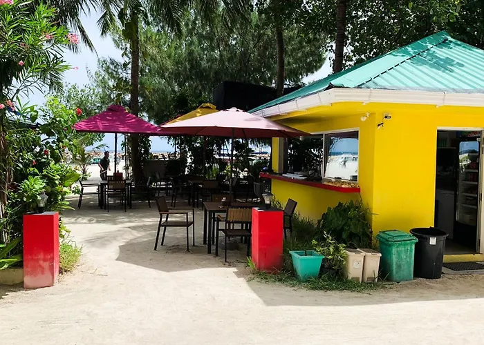 Icom Marina Sea View Hotel Maafushi
