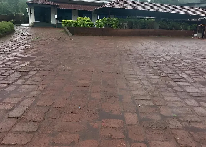 Treebo Ss Residency Mountain View With Swimming Pool Hotel Dapoli