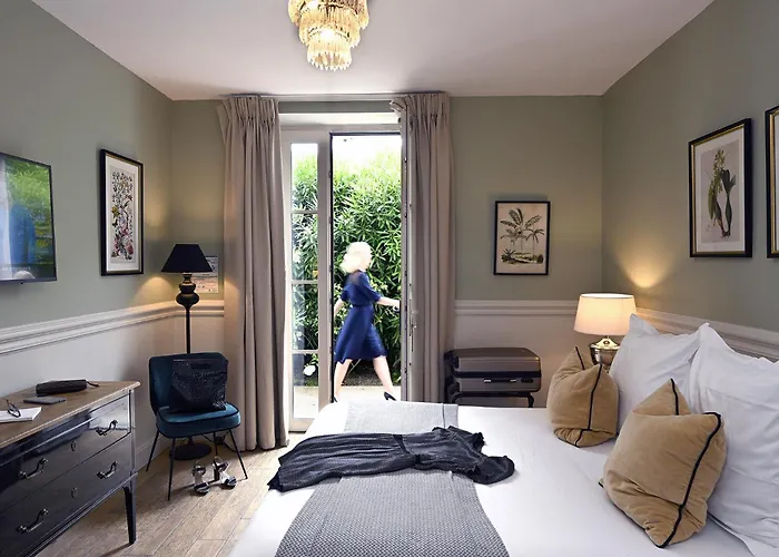 Grand Hôtel Henri - Les Collectionneurs LʼIsle-sur-la-Sorgue