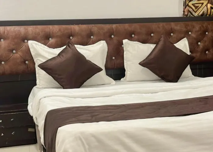 Hotel Square In Bhopal