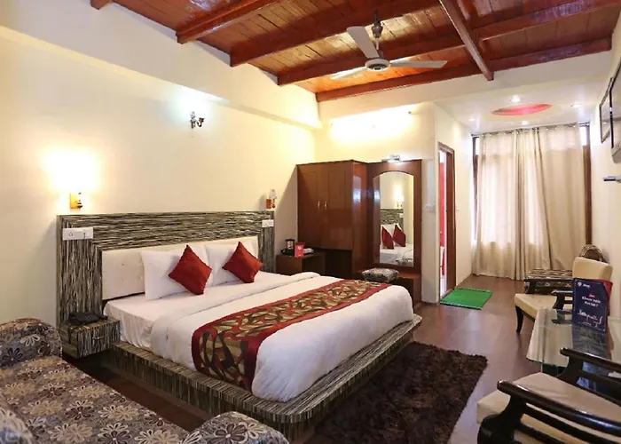 Goroomgo Moon Nainital Near Naini Lake - Parking & Lift Facilities -Hygiene And Spacious Room - Best Seller
