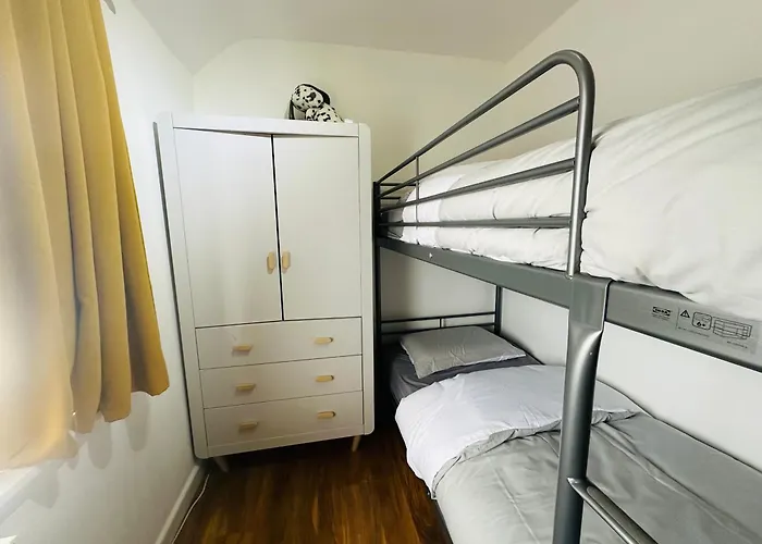 Beautiful Home In London With Easy Access To Central London Sutton 