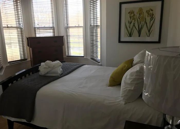 Midstream Manor Unit 1, Studio St. John's