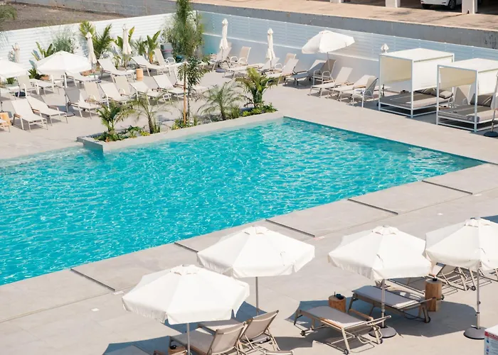 Abacus Suites Ayía Nápa