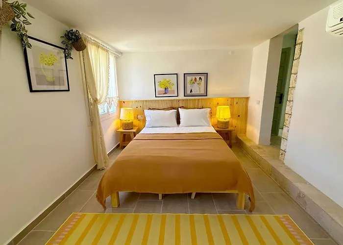 Monk Island Otel İzmir