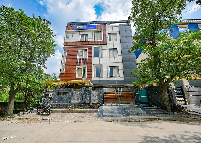 Fabexpress The Dms Residency Hotel Greater Noida