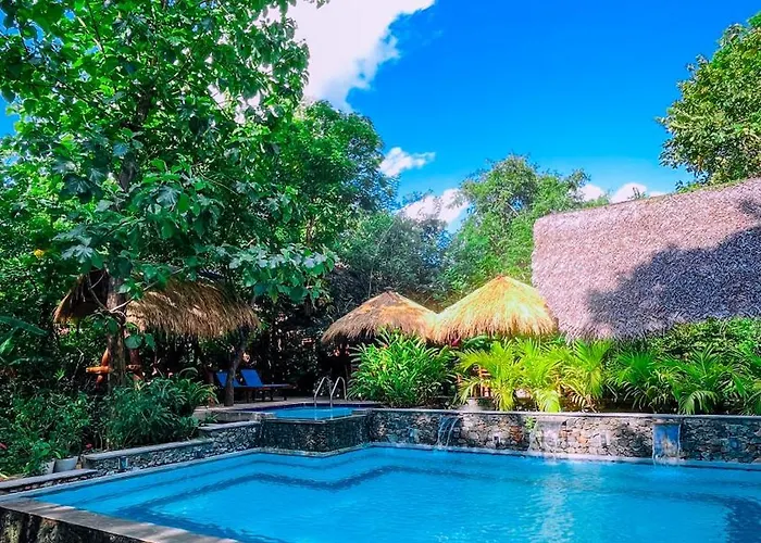 Habarana Tree House Ambasewana Resort