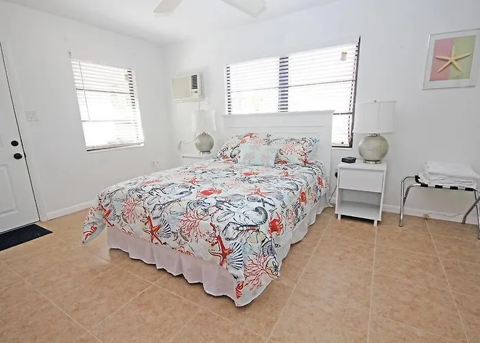 Siesta Key Haven - Beachside Pool Villa