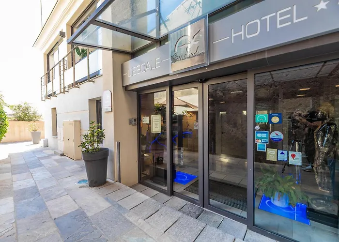 Hotel L'Escale Côté Sud à LʼÎle-Rousse
