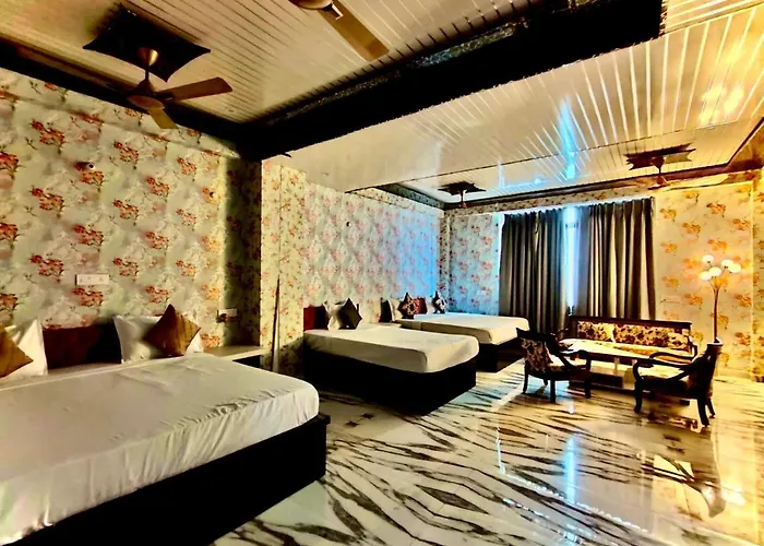 Hotel Vinayak Plaza Varanasi