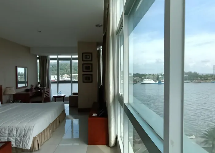 River Hotel Hà Tiên