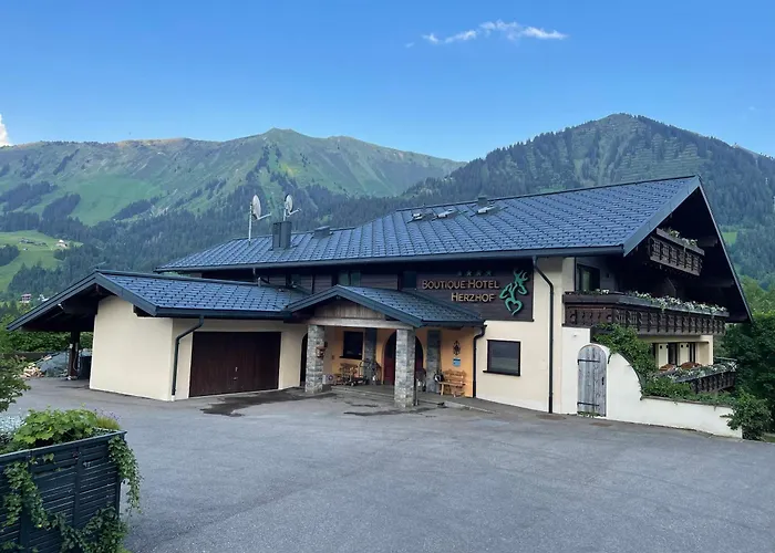Boutique Hotel Herzhof - Garni-Appartements - Adults Only Riezlern