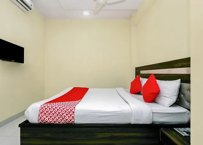 Oyo 23656 Parimeet Hotel Mumbai