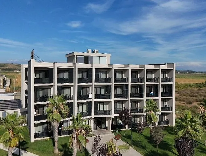 Amber Hotel Albania Spille