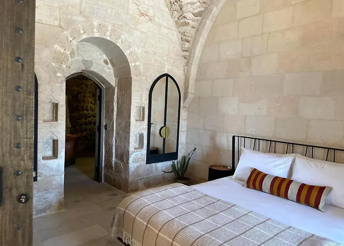 Mirsoum Han Mardin