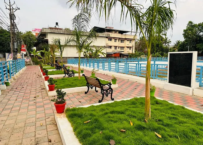 Nujoom Apartments Kochi