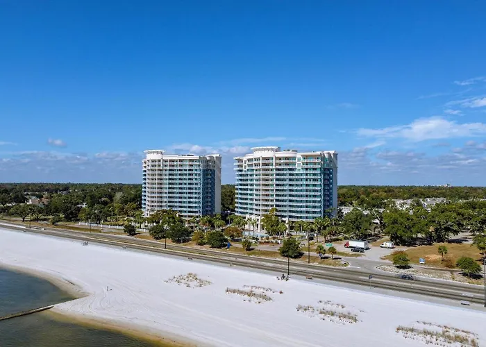 Charming Condo On The Beach/Legacy T2-1102 Gulfport