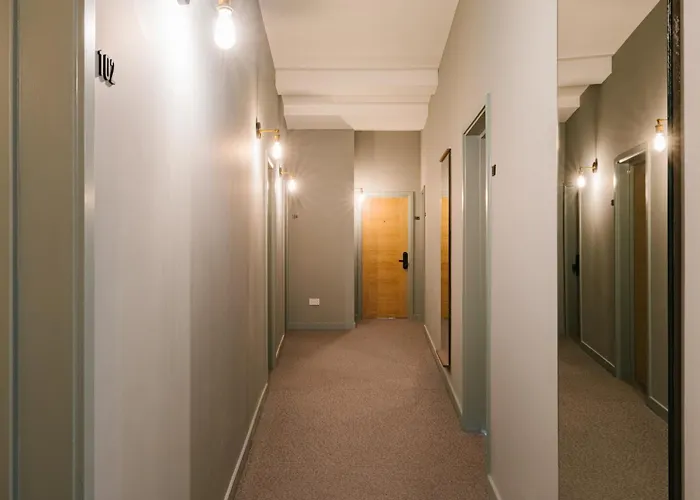 Tower Bridge Road Rooms London