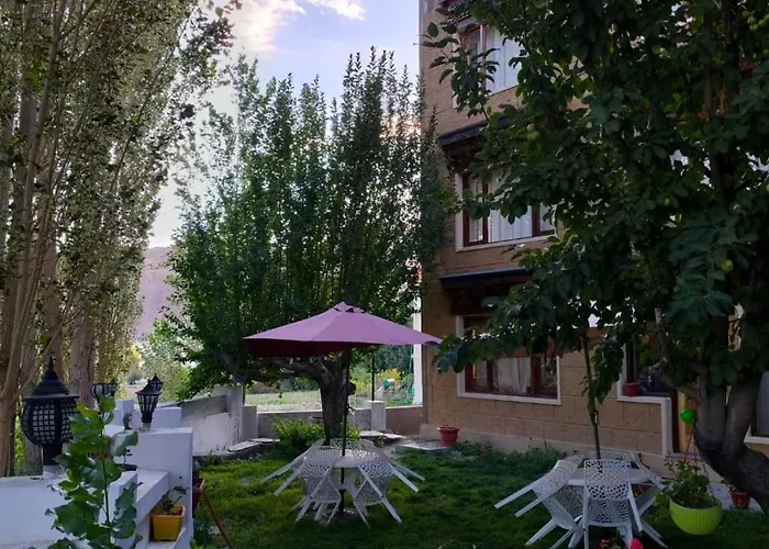 Offbeat Ladakh Hotel Leh