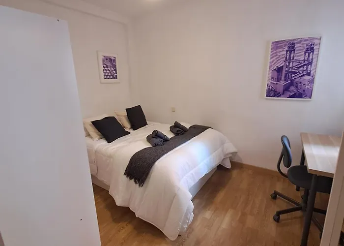 Room In Apartment - Private Room For Rent In Calle De San Bernabe Madrid