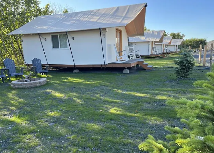 Howling Wolf Resort Seward