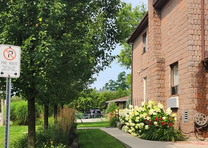 Canadas Best Value Inn-Richmond Hill