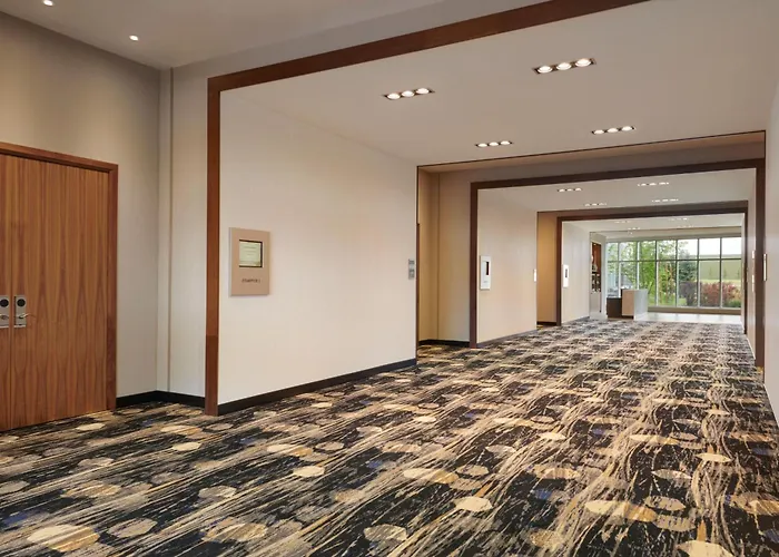 Courtyard By Marriott Calgary Airport Hotel