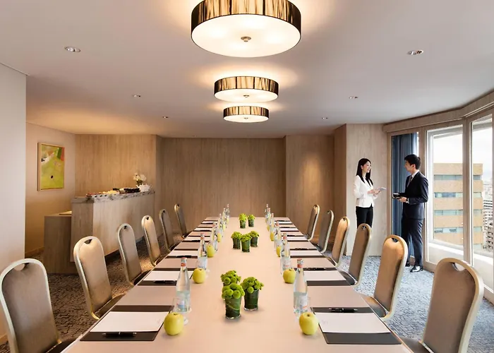 Courtyard By Marriott Shin-Osaka Station Hotel