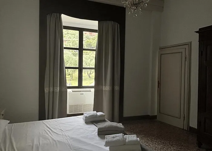 Castello Oldofredi Aparthotel Monte Isola