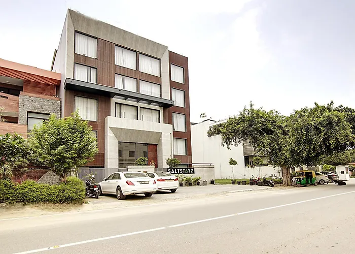 Saltstayz Premier - Cyber Hub Gurgaon