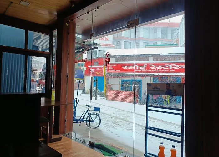 Midway Resturant And Guest House, Dhanaulti