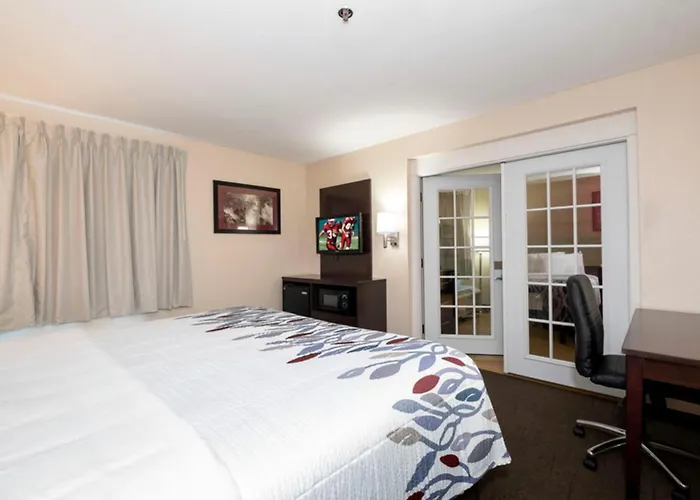 Red Roof Inn Plus + Phoenix West