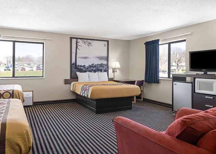 Super 8 By Wyndham Humboldt Hotel