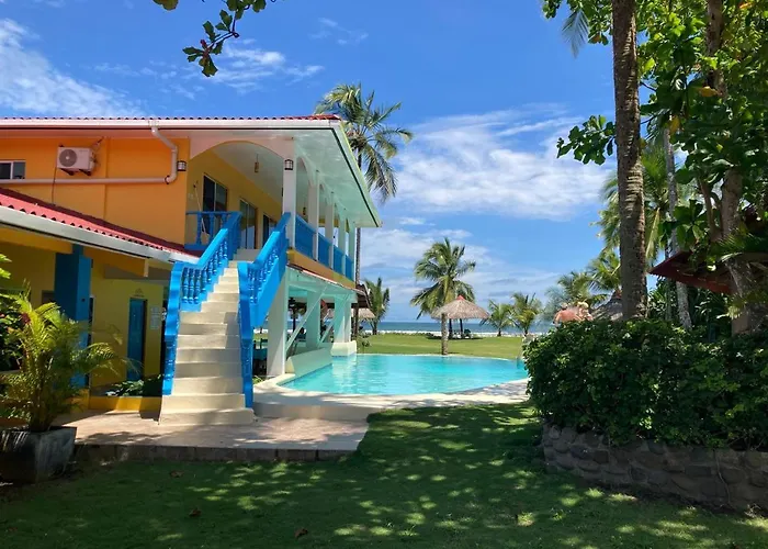 Las Lajas Beach Resort