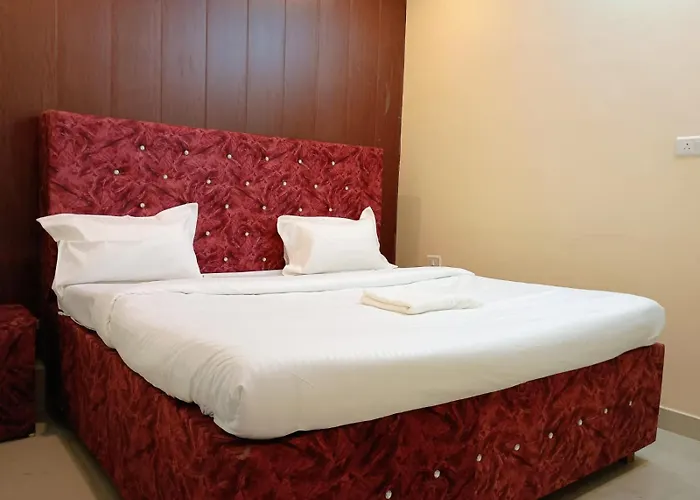Metro Regency - Near Hazratganj & Charbagh Hotel Lucknow