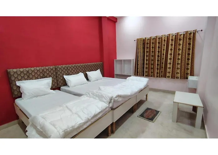 Premium Hotel - Shree Puram - Free Wi-Fi & Parking - Near The Shree Kashi Vishwanath Temple Varanasi