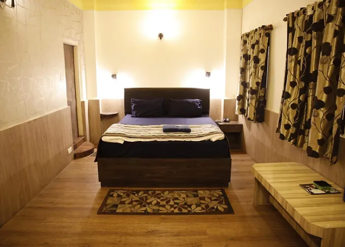 Hotel Pine Borough Shillong