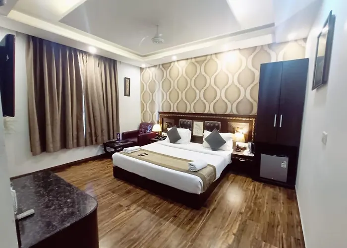 Hotel Waterfall Paschim Vihar Delhi