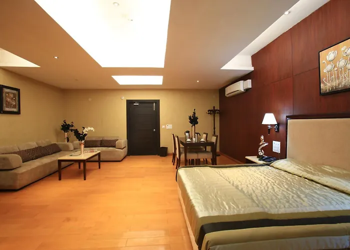 Hotel The Patricians Bilaspur 