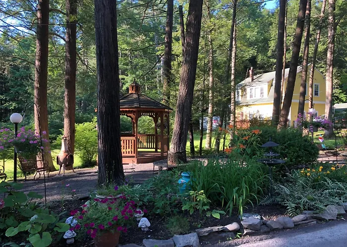 Brookview Manor Inn Canadensis