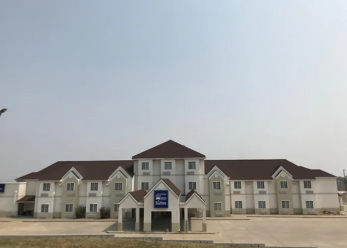 Chadron Inn & Suites