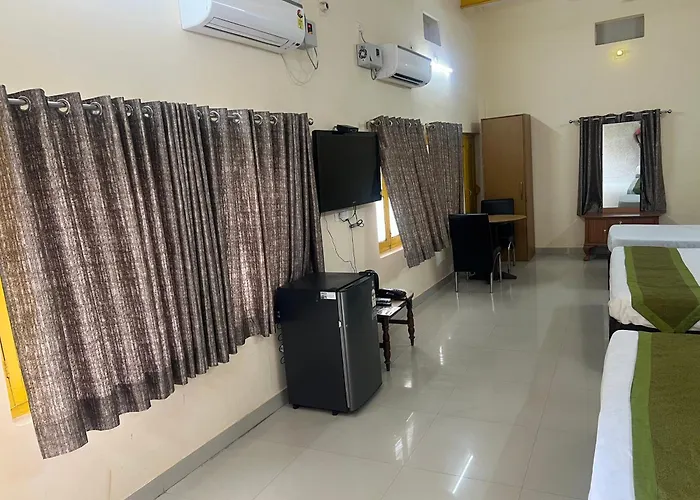 Hotel Utsav Grand Varanasi